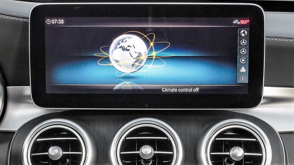 Mercedes widescreen navigation